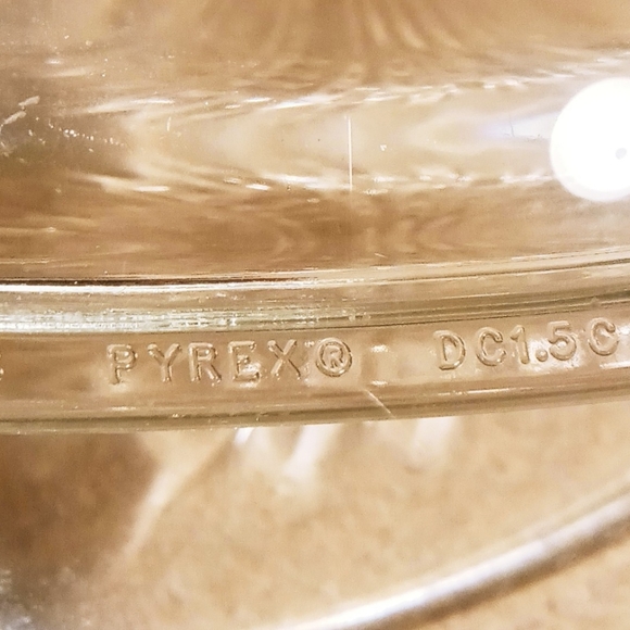 Pyrex Lid - Picture 3 of 4
